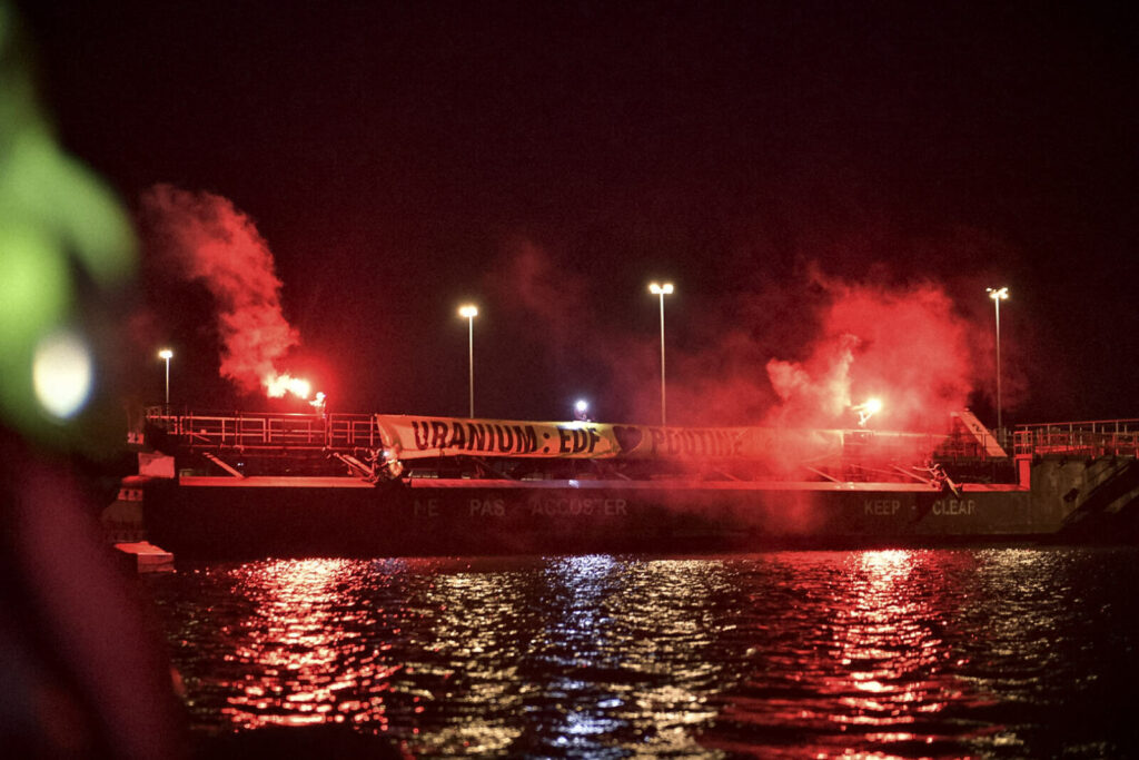 Greenpeace - Blocage de cargo en provenance de Russie